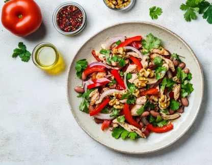 სალათი თბილისი ქათმით და ლობიოთი