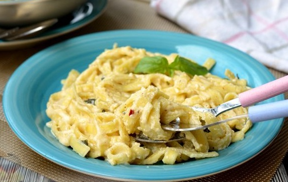 ატრია ნაღების ყველის სოუსში