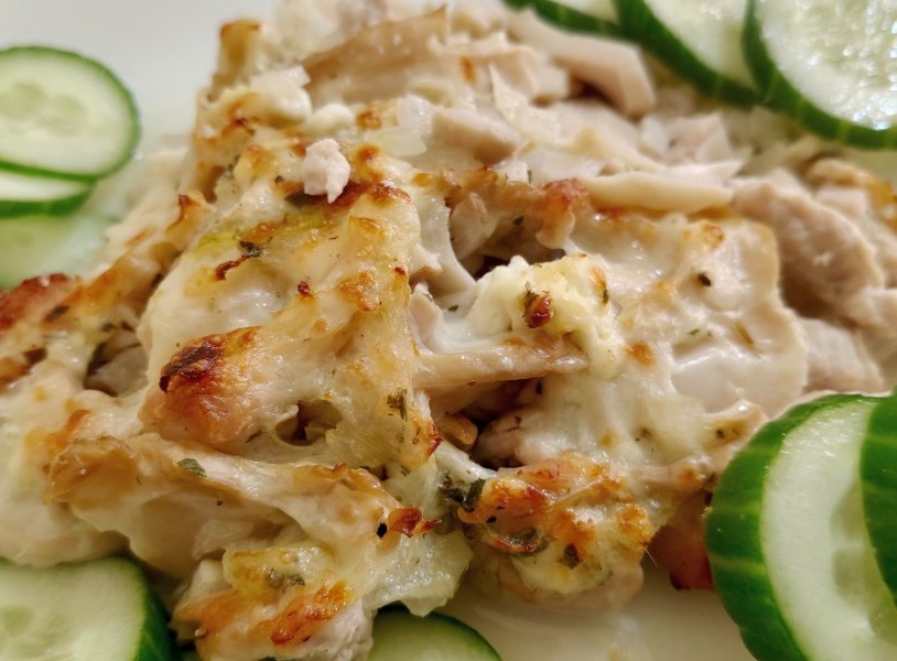 ინდაურის გულმკერდი შამპინიონებით