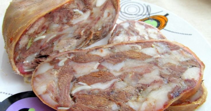 სალტისონი (ზელცი) ღორის თავისგან (მოთავსებული კუჭში/ქეჩოში)