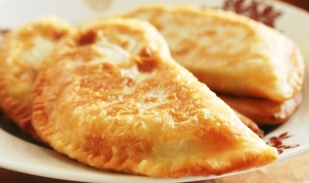 ჩებურეკები ხორცით. ძალიან კარგი ხრაშუნა ცომი!