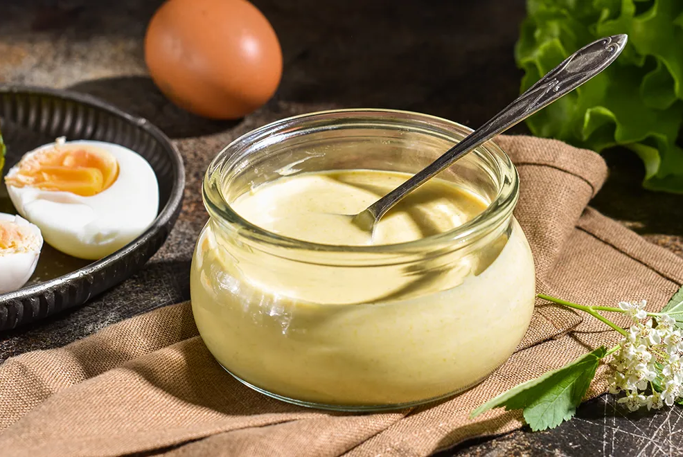 კვერცხის სოუსი სალათებისთვის